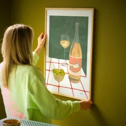 Affiche Laura Page - Wine hug