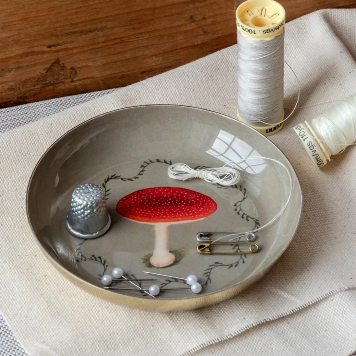 Plateau rond en émail - Champignon