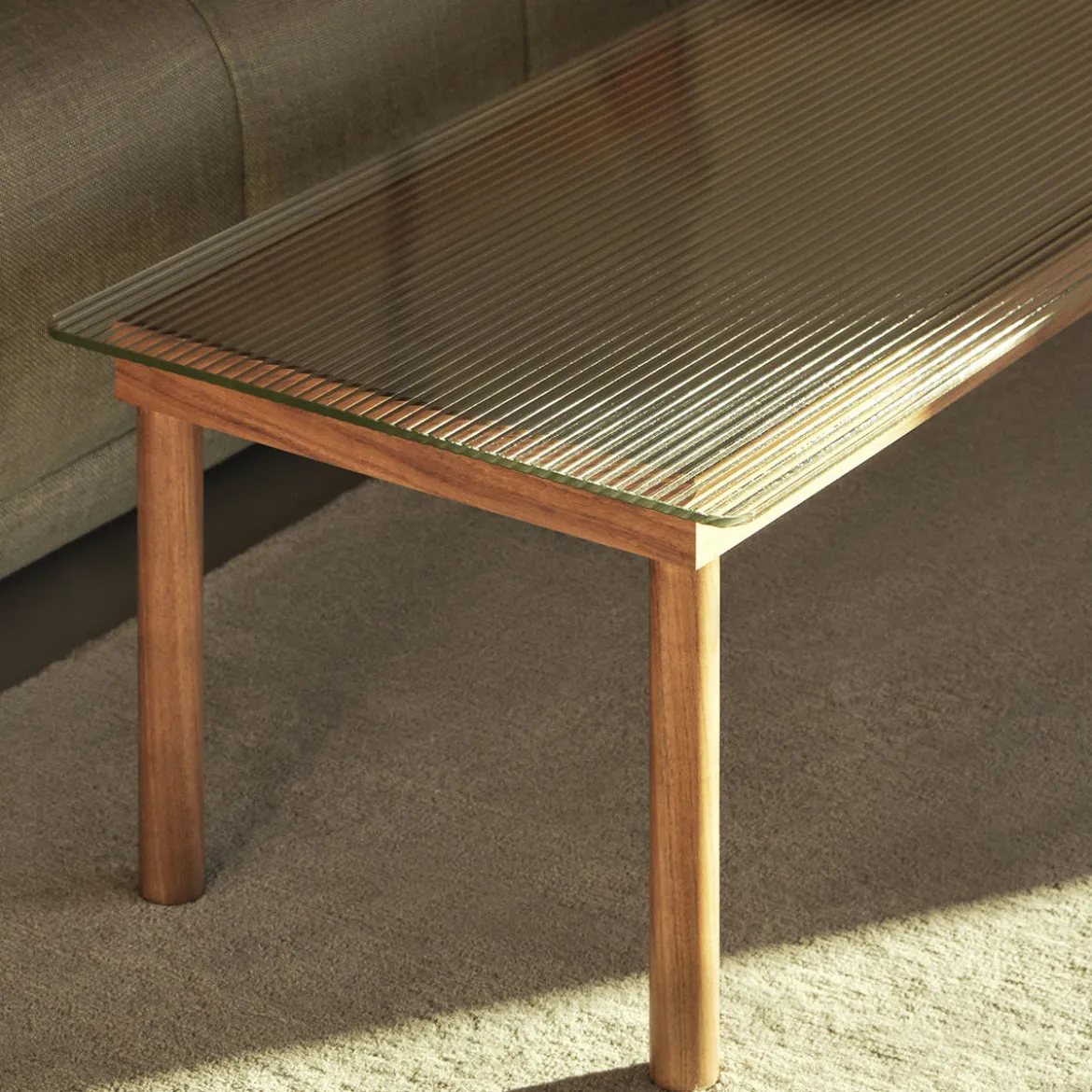 Table basse Kofi Noyer Massif & Verre Roseau Transparent - l 80 x L 80 x h 36 cm