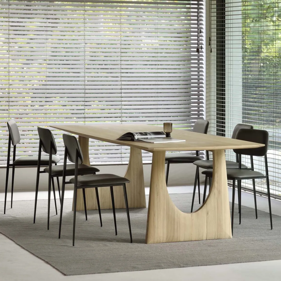 Table Geometric en chêne - L 250 cm